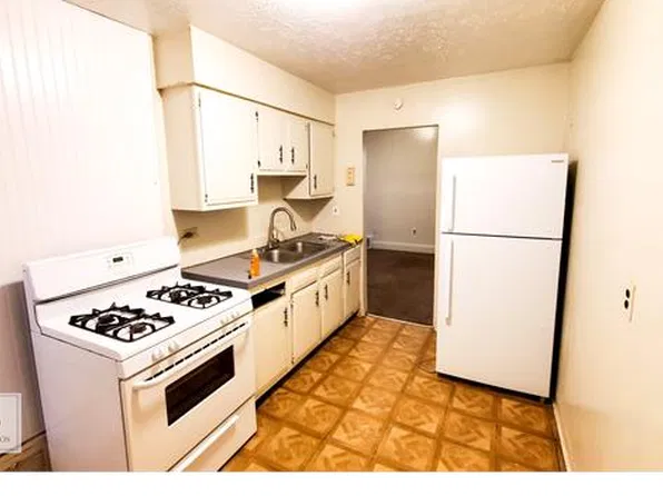 4277 E 119th St, Cleveland, OH 44105