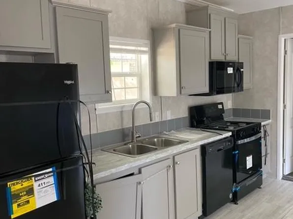 602 NW 9th St #314, Madison, SD 57042