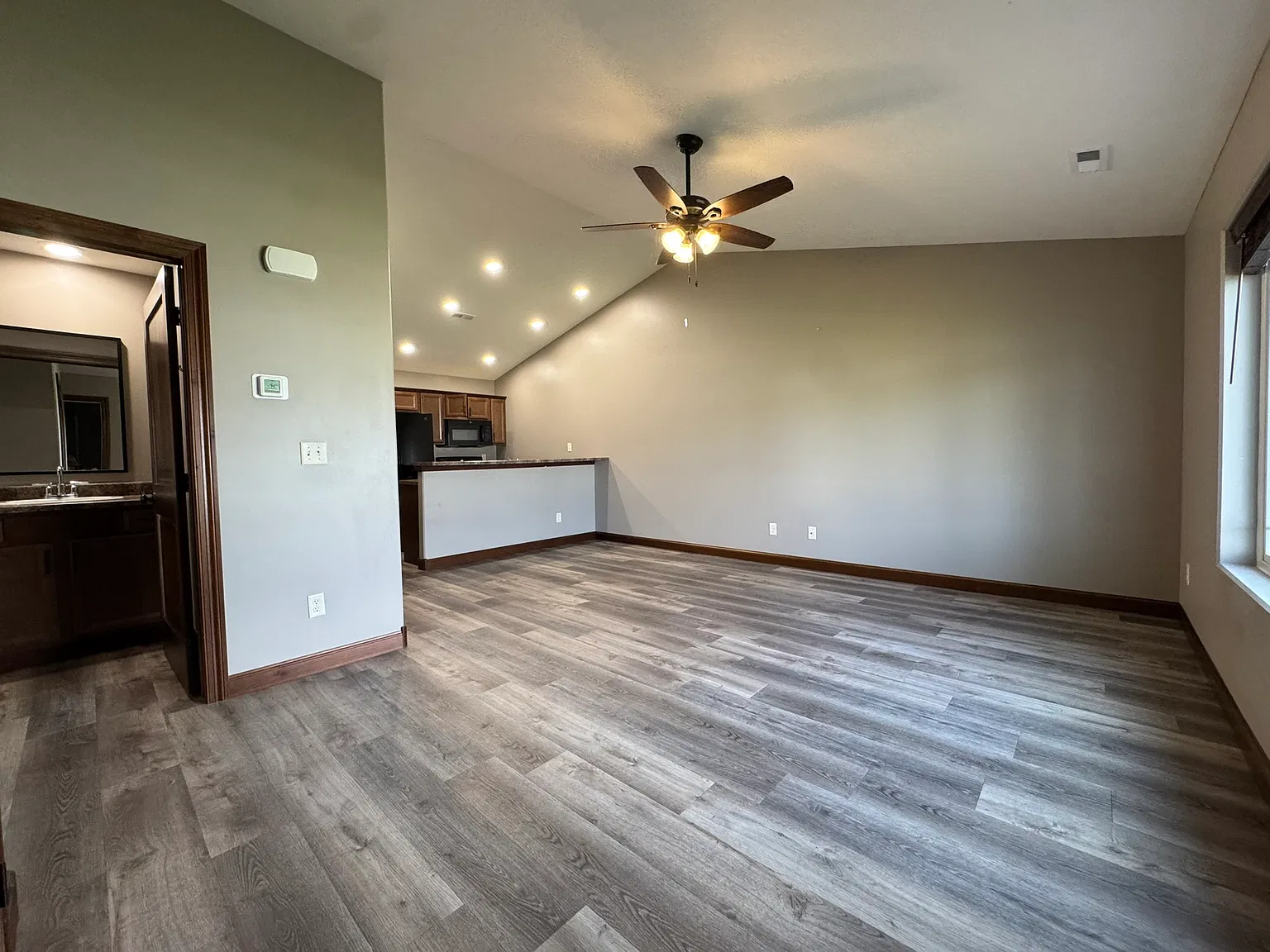 1 bed, 829 sqft, $1,400 — Photo 4