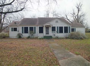420 E Fairview St, Blossom, TX 75416