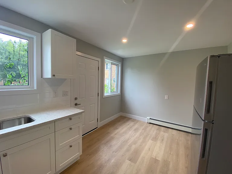 1 Court Ln — Photo 27