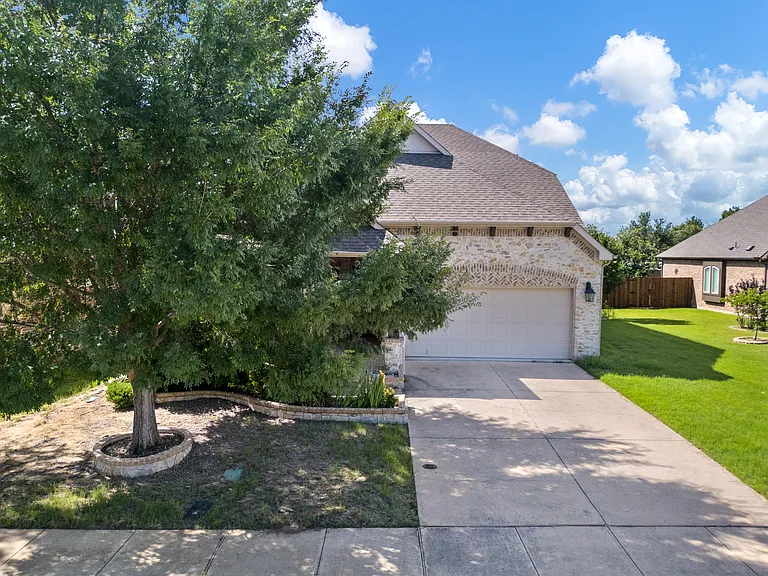 301 Ridgewood Dr — Photo 4