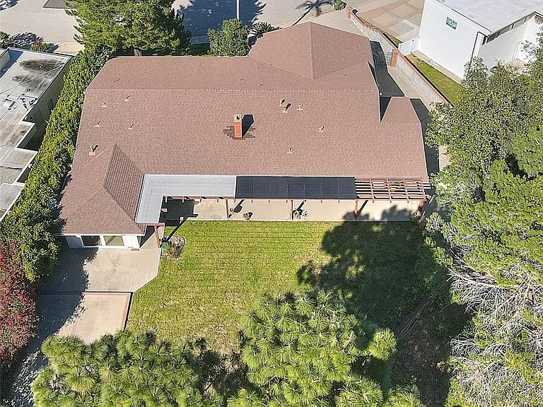 16612 Park Lane Cir — Photo 46