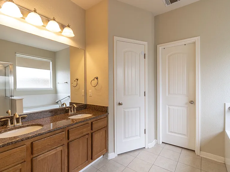 18601 Derby Hill Ln — Photo 17