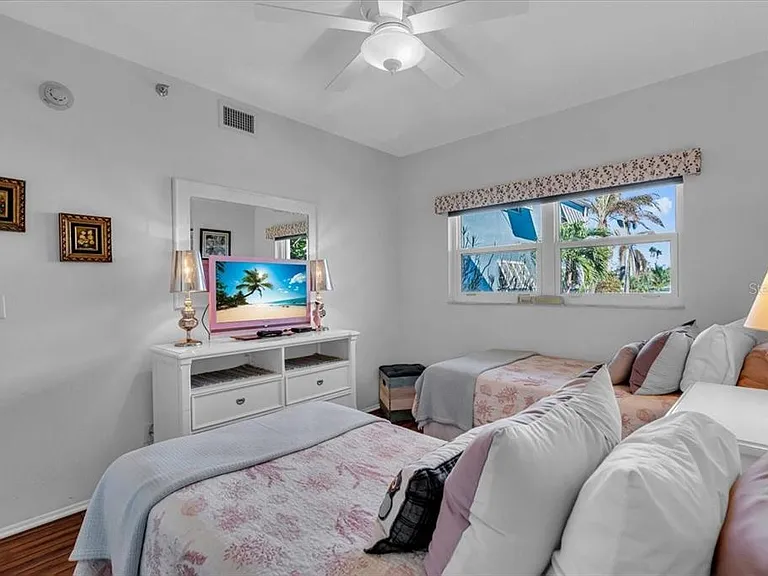 5621 Gulf Of Mexico Dr #102 — Photo 7