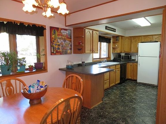4th image of 6202 Lakeshore Dr