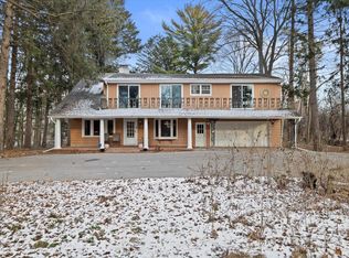 10808 N Cedarburg Rd, Mequon, WI 53092