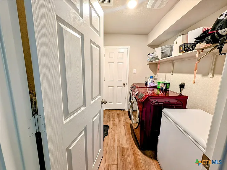 305 Bobby Lou Ln — Photo 6