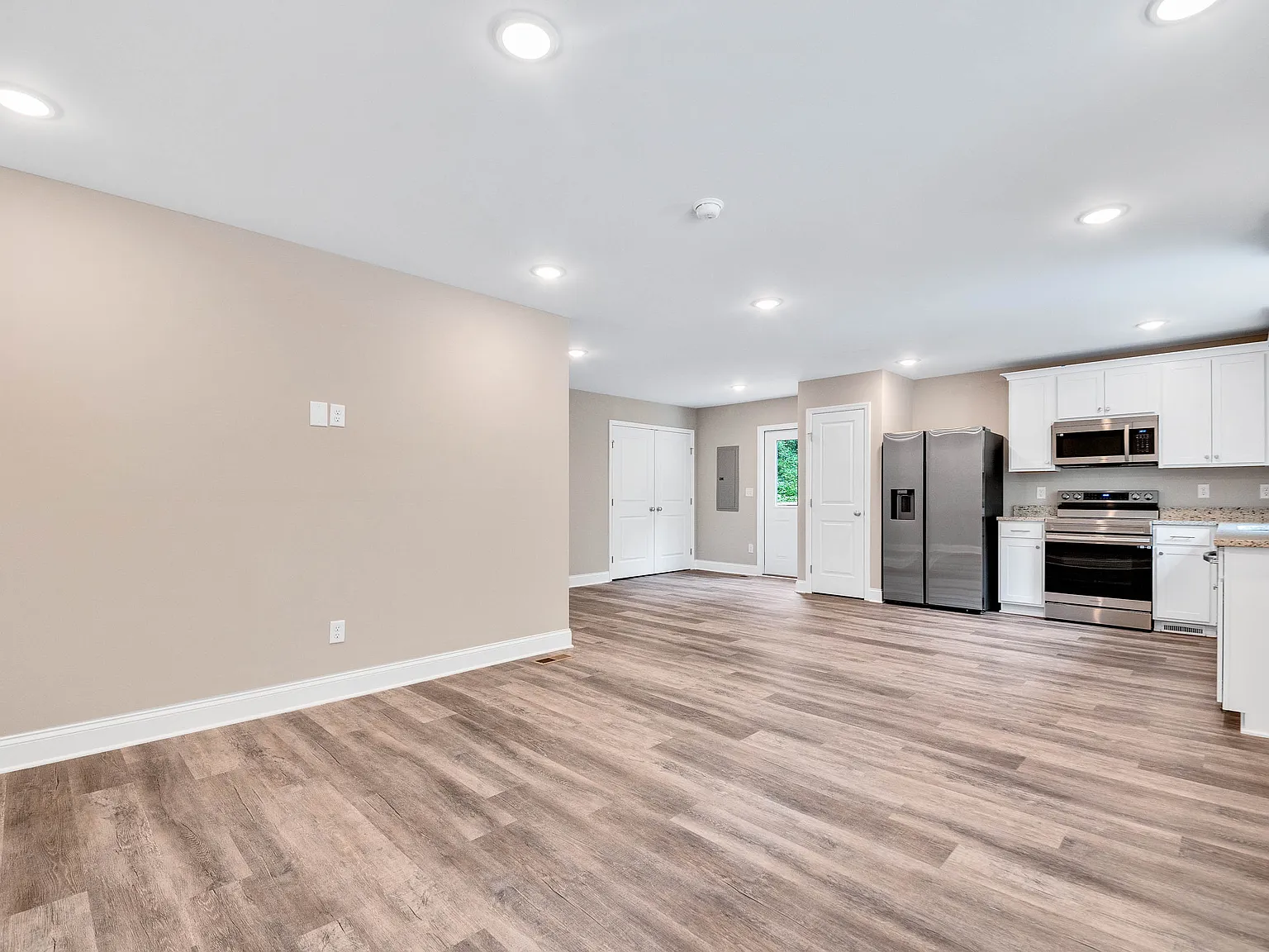 4702 Cain Avenue - 1 — Photo 2