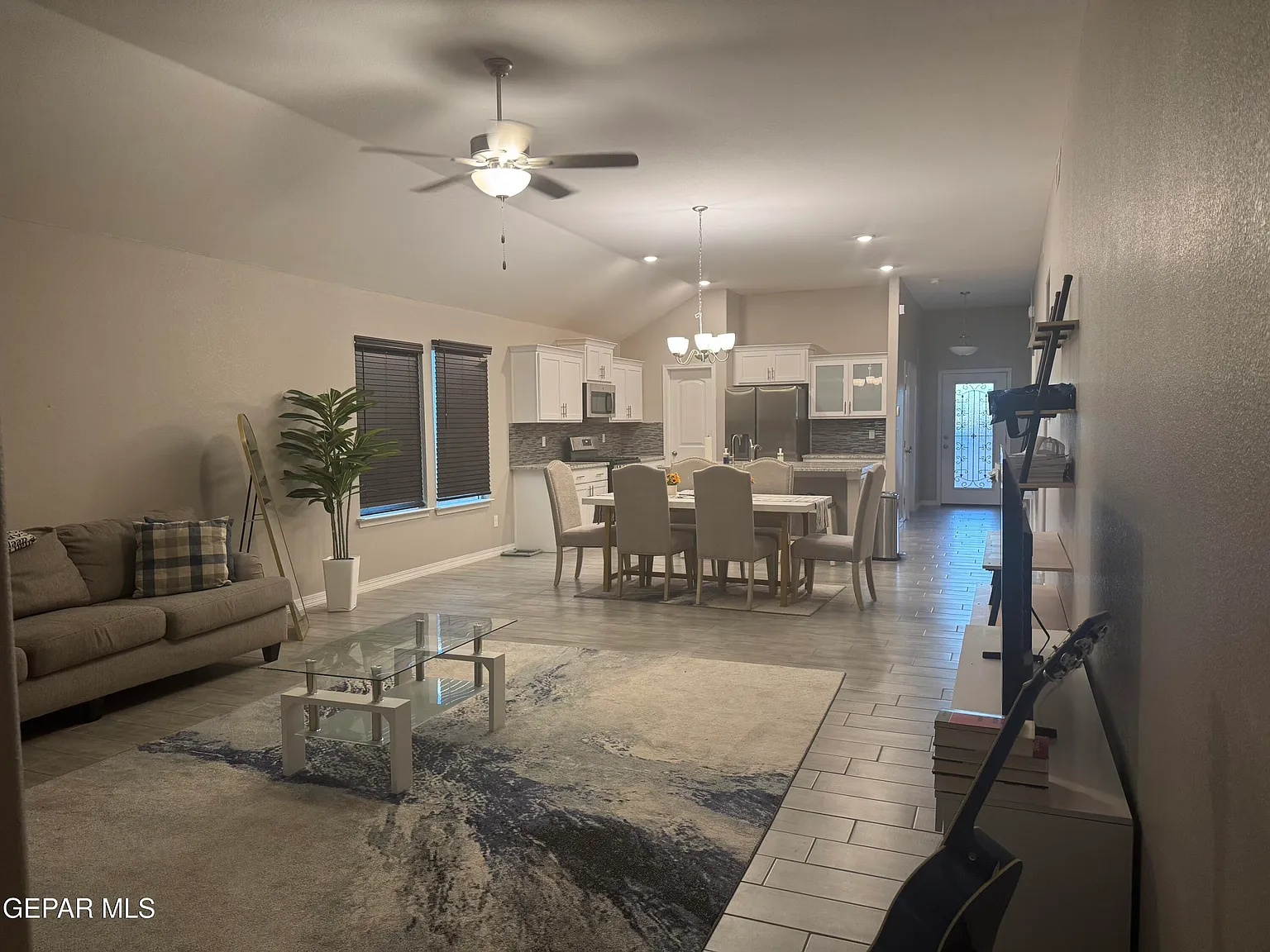4 bed, 3.0 bath, 1743 sqft, $2,800 — Photo 4