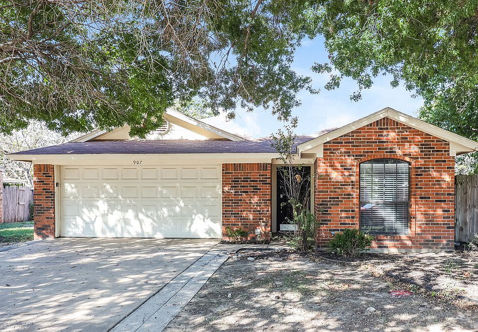 1st image of 907 Park Place Blvd