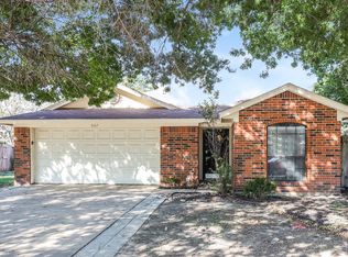 907 Park Place Blvd, Midlothian, TX 76065