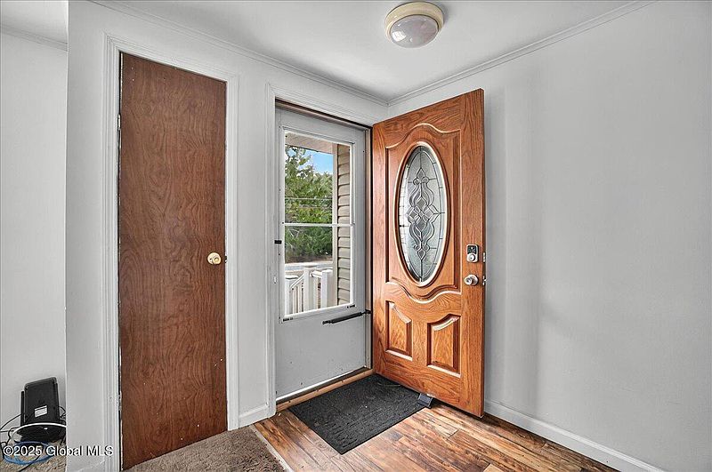 4th image of 144 Edie Road