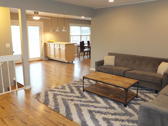 3rd image of 8416 Elm Ave
