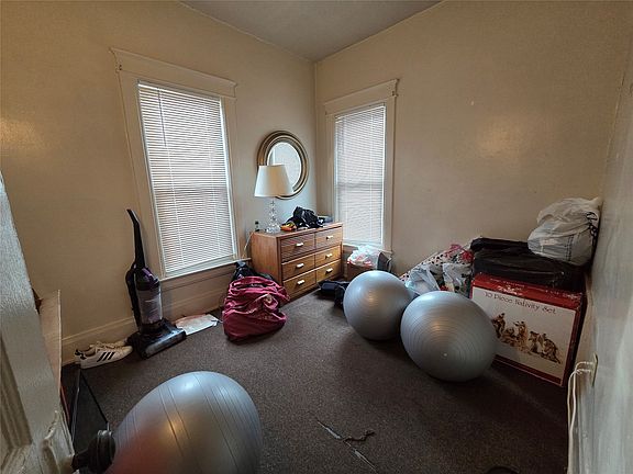 5th image of 725-27 W 10th St
