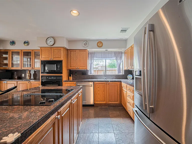 12231 Carriage Hill Dr — Photo 10