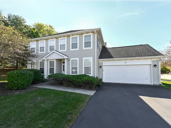1949 Blackberry Ln, Hoffman Estates, IL 60169