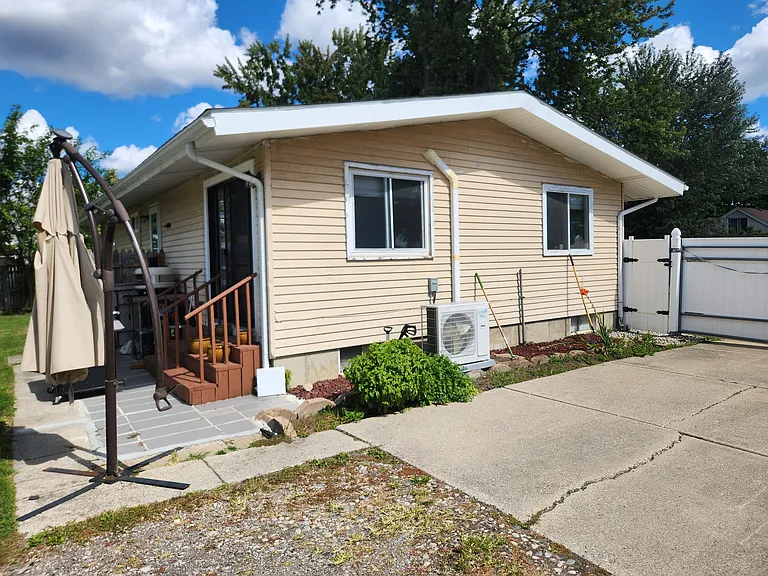 37351 Susan St — Photo 34