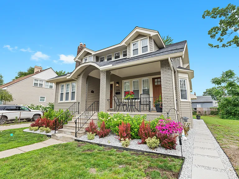 211 Ardmore Dr — Photo 34