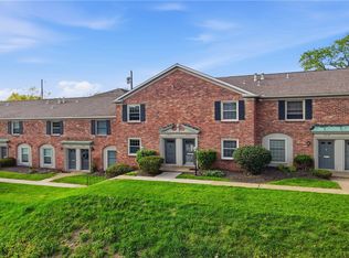 380 Newburn Dr, Pittsburgh, PA 15216