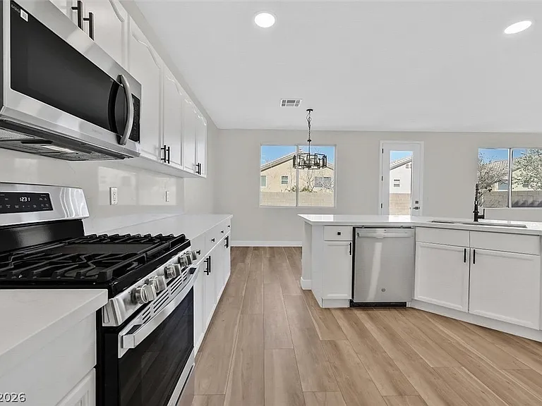9316 Perennial Ave — Photo 17