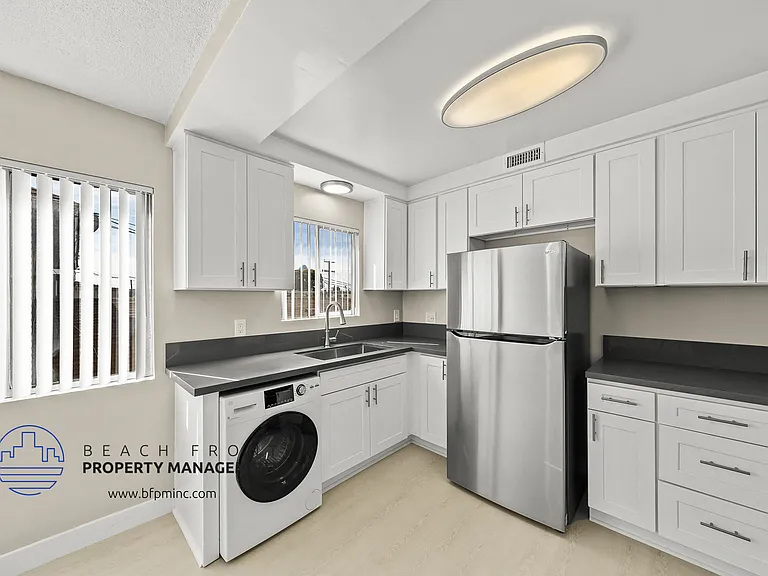 12236 Manor Dr. — Photo 18
