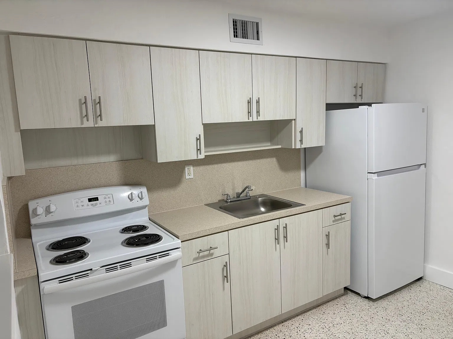 2 bed, $2,200 — Photo 3