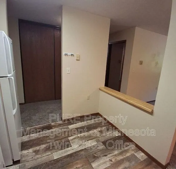 221 Grand Ave W #204 — Photo 7