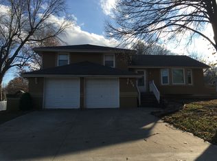 509 SW Holloway Ln, Lees Summit, MO 64081