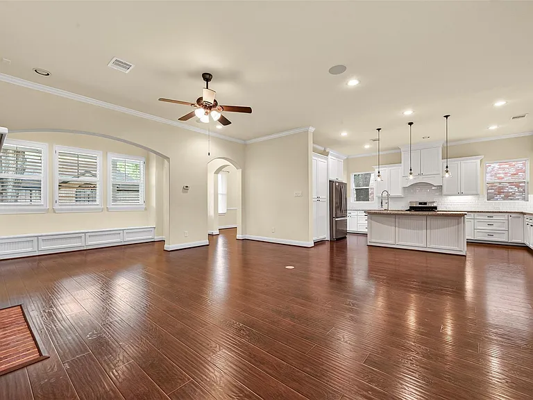 4727 Lake Village Dr — Photo 13