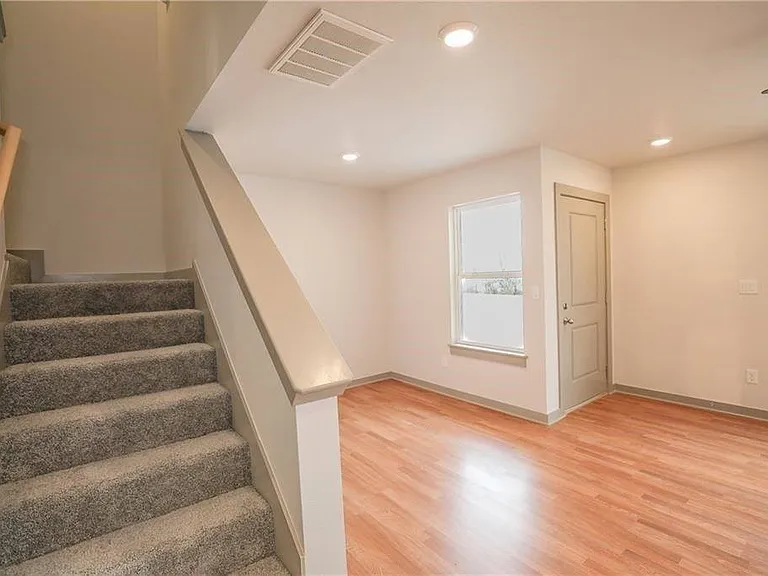 3428 SW Vel Mews — Photo 8