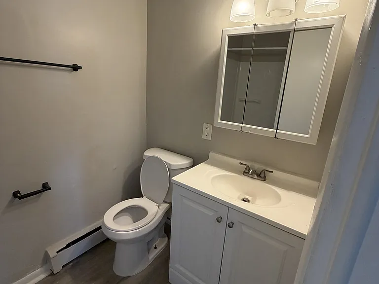 6400 Kingsdale Blvd #201 — Photo 3