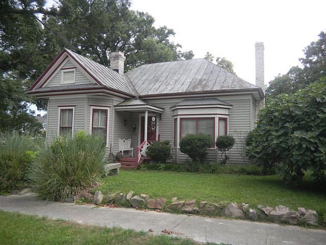 1st image of 516 Avent St