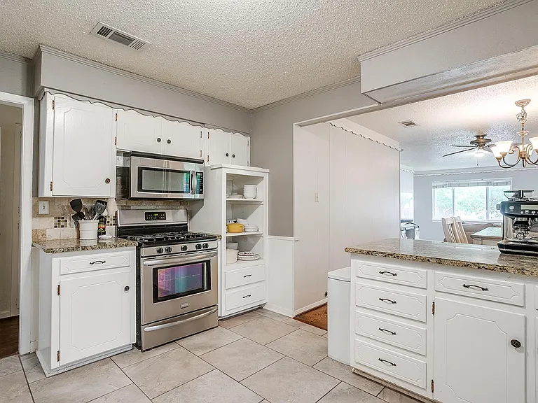 3217 Lubbock Ave #B — Photo 8