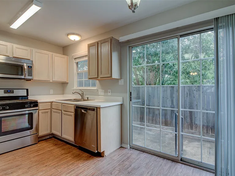 202 S College St #5 — Photo 17