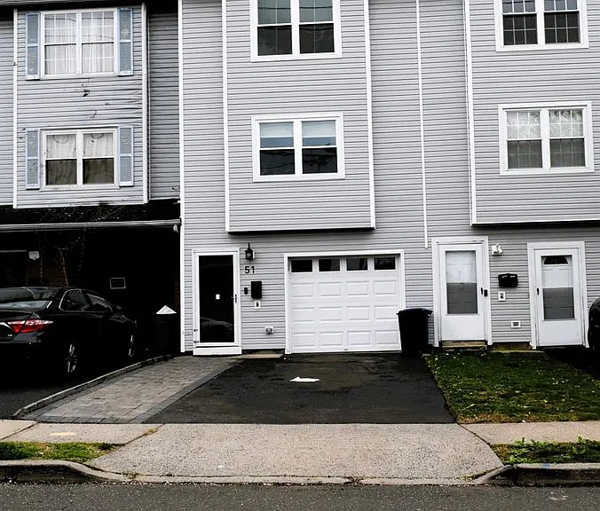 51 Larch St — Photo 2