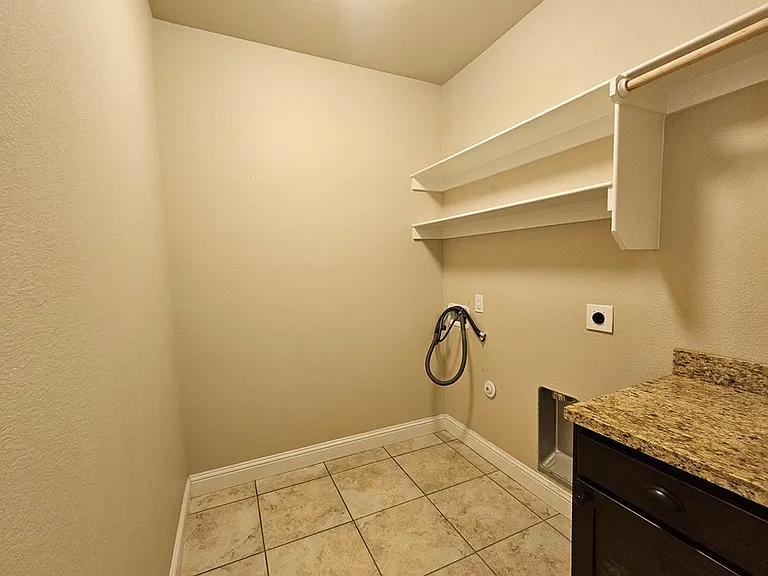 14 Devon Ct — Photo 8