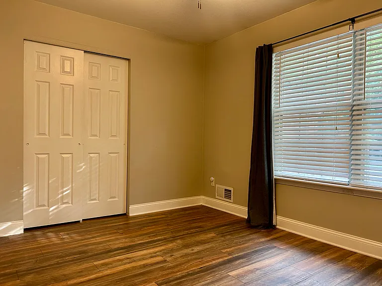 395 Glastonbury Ln — Photo 26