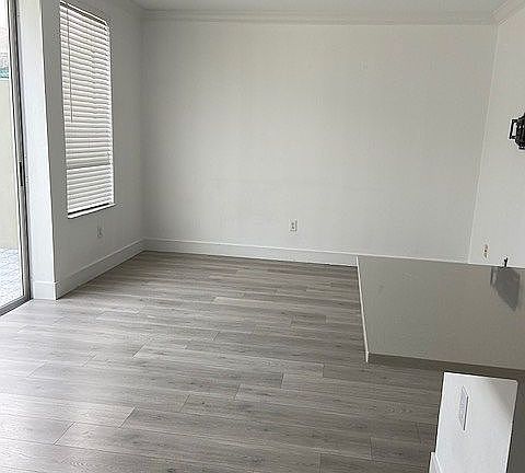 4th image of 10005 Bentley Way