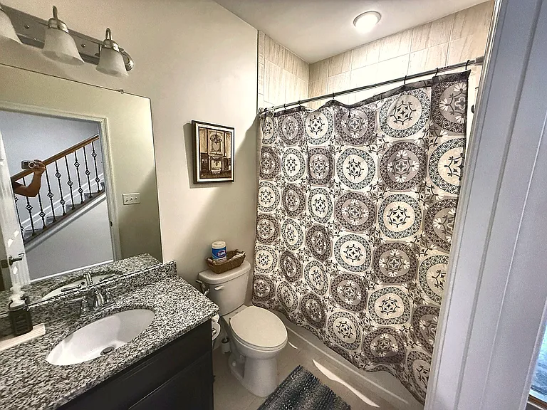 44 Litchfield Ln — Photo 31