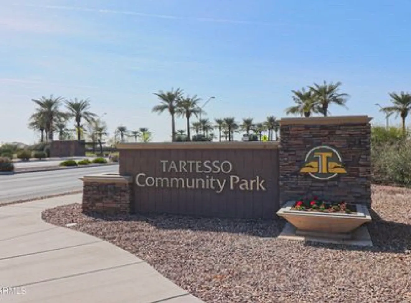 4 bed, 2094 sqft, $2,300 — Photo 3