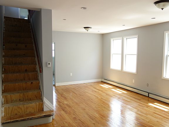 2nd image of 11531 167th St