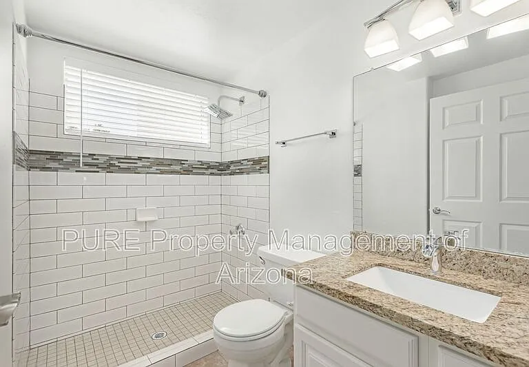 10401 N 52nd St #121 — Photo 7