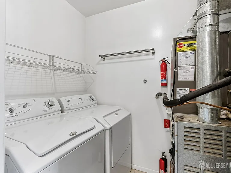 4 Chelsea Dr — Photo 16