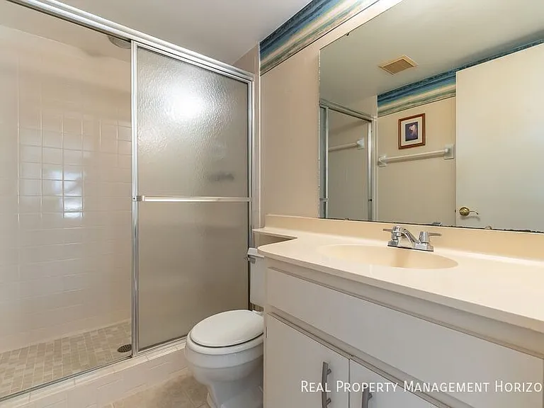 4813 Independence Dr — Photo 7