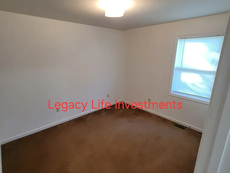 953 Irvington Rd — Photo 5