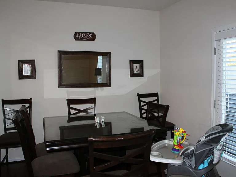 1007 Ambrosia Dr — Photo 2