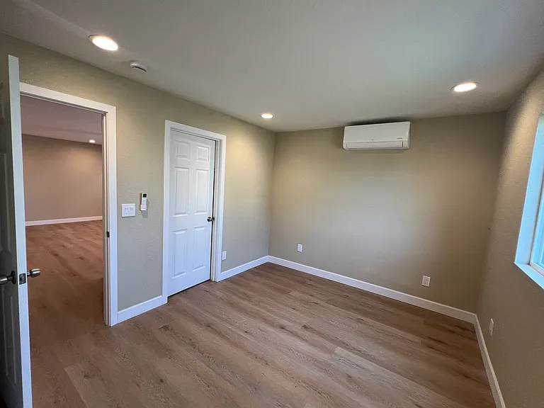 1023 N Citrus Ave — Photo 5