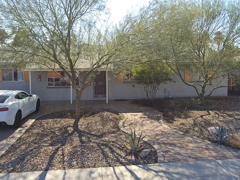 1341 E Don Carlos Ave — Photo 1