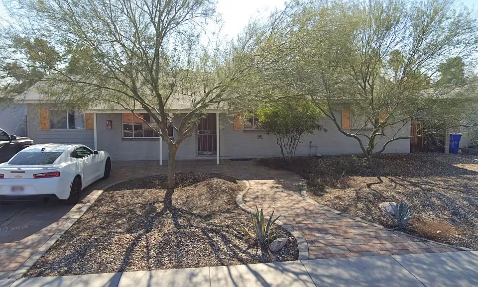 1341 E Don Carlos Ave